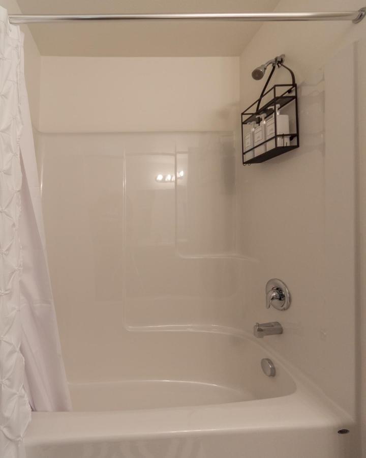 Апартаменты Modern And Stylish King Bed Wifi Free Parking Спокан-Вэлли Экстерьер фото